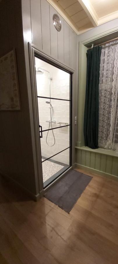 B En B Op Steendam, Het Voorhuis Luaran gambar